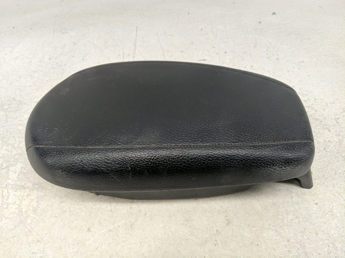 2015 Hyundai Veloster Center Console Armrest Cover Lid Fits OEM Used Auto Parts - Oemusedautoparts1.com