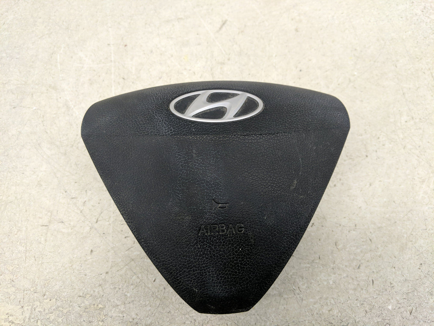 2012-2017 Hyundai Veloster Air Bag Driver Left Steering Wheel Mounted Fits Fits 2012 2013 2014 2015 2016 2017 OEM Used Auto 