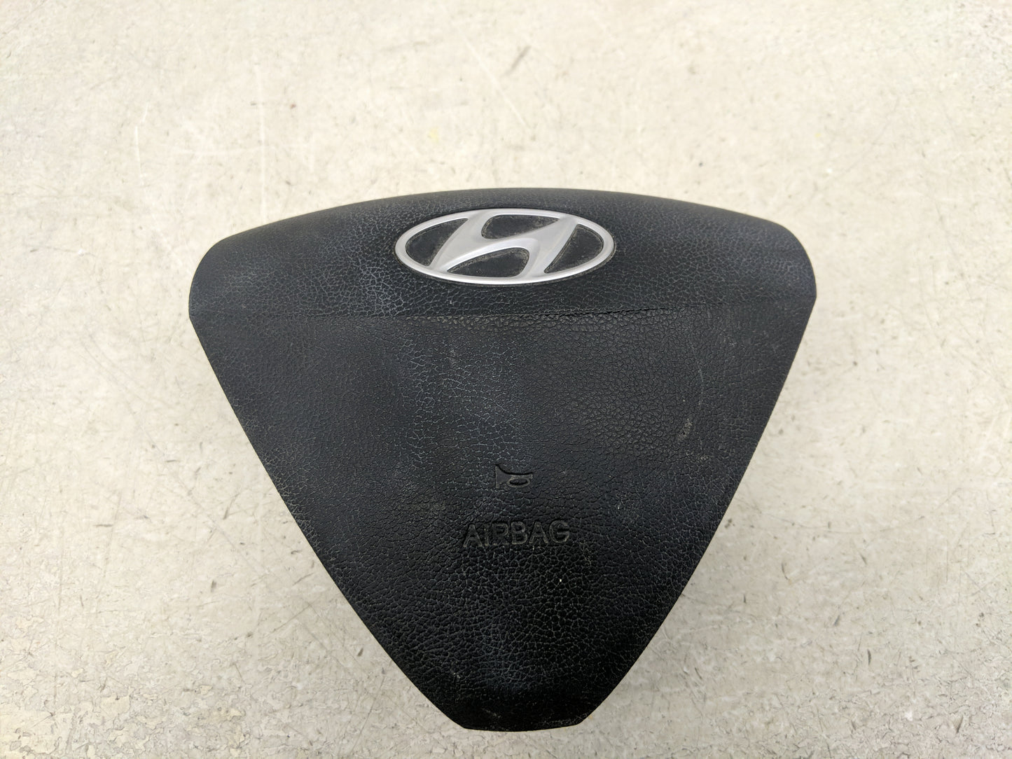 2012-2017 Hyundai Veloster Air Bag Driver Left Steering Wheel Mounted Fits Fits 2012 2013 2014 2015 2016 2017 OEM Used Auto 