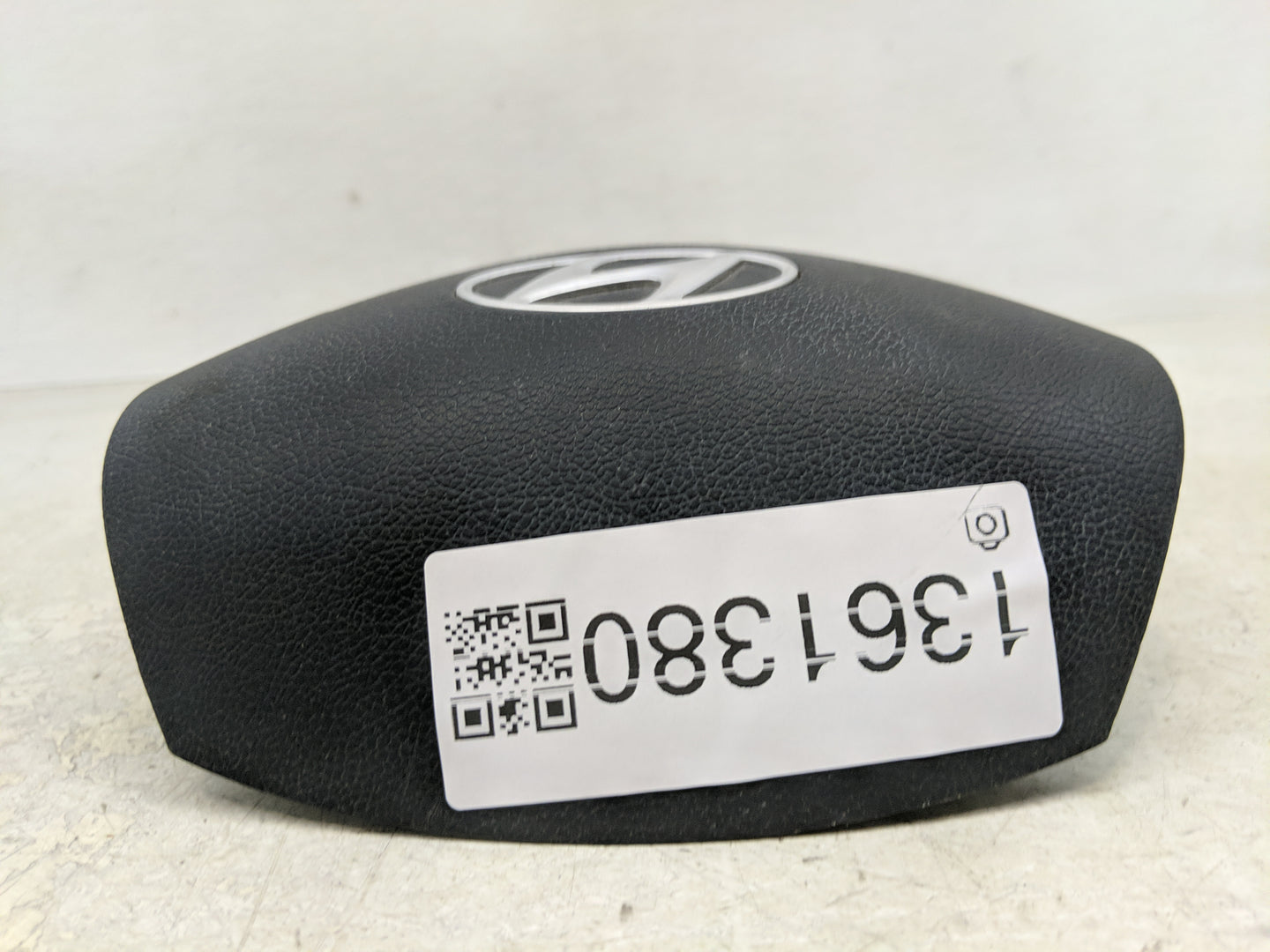 2012-2017 Hyundai Veloster Air Bag Driver Left Steering Wheel Mounted Fits Fits 2012 2013 2014 2015 2016 2017 OEM Used Auto 