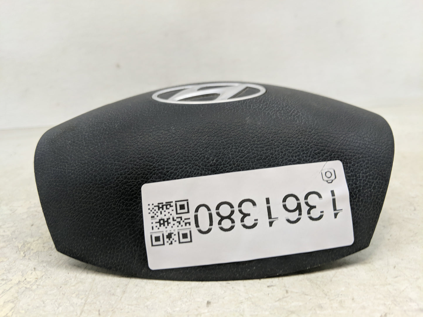 2012-2017 Hyundai Veloster Air Bag Driver Left Steering Wheel Mounted Fits Fits 2012 2013 2014 2015 2016 2017 OEM Used Auto 