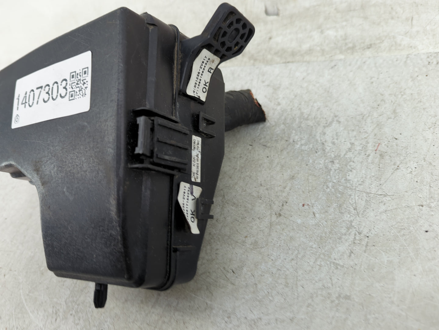 2015 Hyundai Veloster Fusebox Fuse Box Panel Relay Module P/N:N91236-2V017-09 Fits OEM Used Auto Parts - Oemusedautoparts1.c