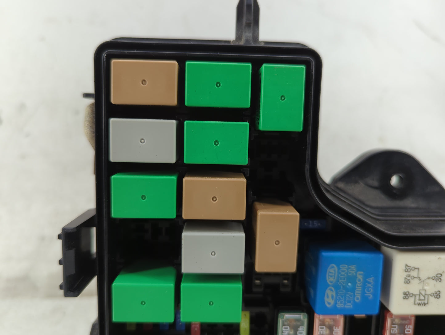 2015-2017 Hyundai Veloster Fusebox Fuse Box Panel Relay Module P/N:91301 2V065 Fits Fits 2015 2016 2017 OEM Used Auto Parts 