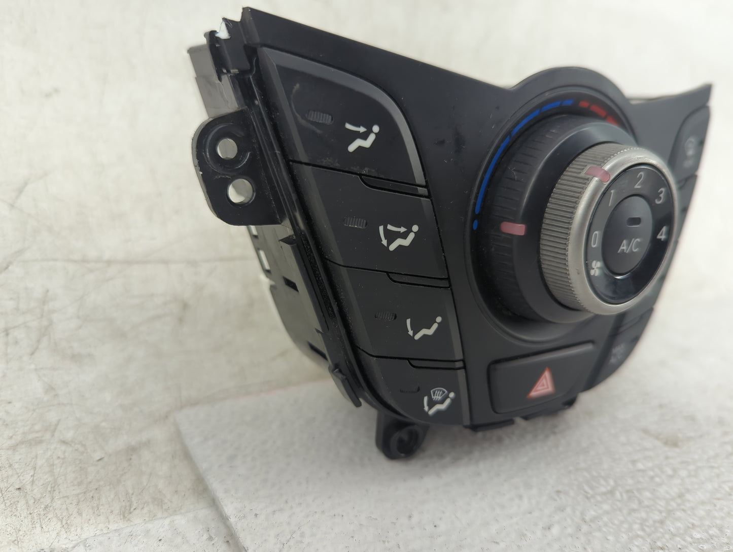 2012-2017 Hyundai Veloster Climate Control Module Temperature AC/Heater Replacement P/N:97250-2V011 Fits OEM Used Auto Parts