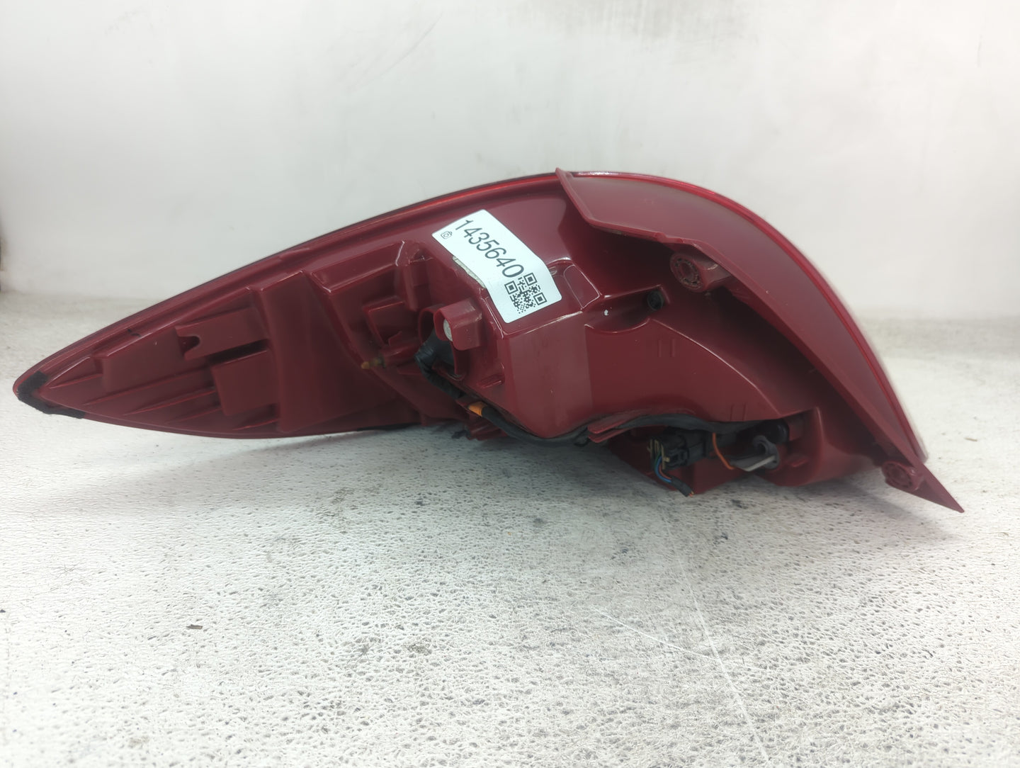 2013-2017 Hyundai Veloster Tail Light Assembly Passenger Right OEM P/N:92402-2V120 Fits Fits 2013 2014 2015 2016 2017 OEM Us