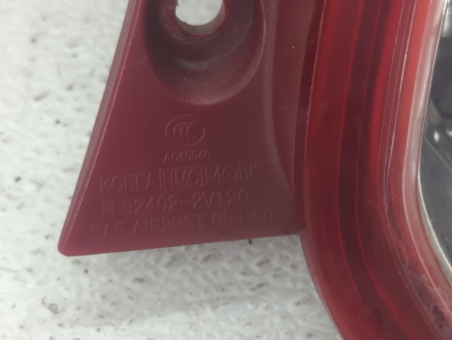 2013-2017 Hyundai Veloster Tail Light Assembly Passenger Right OEM P/N:92402-2V120 Fits Fits 2013 2014 2015 2016 2017 OEM Us