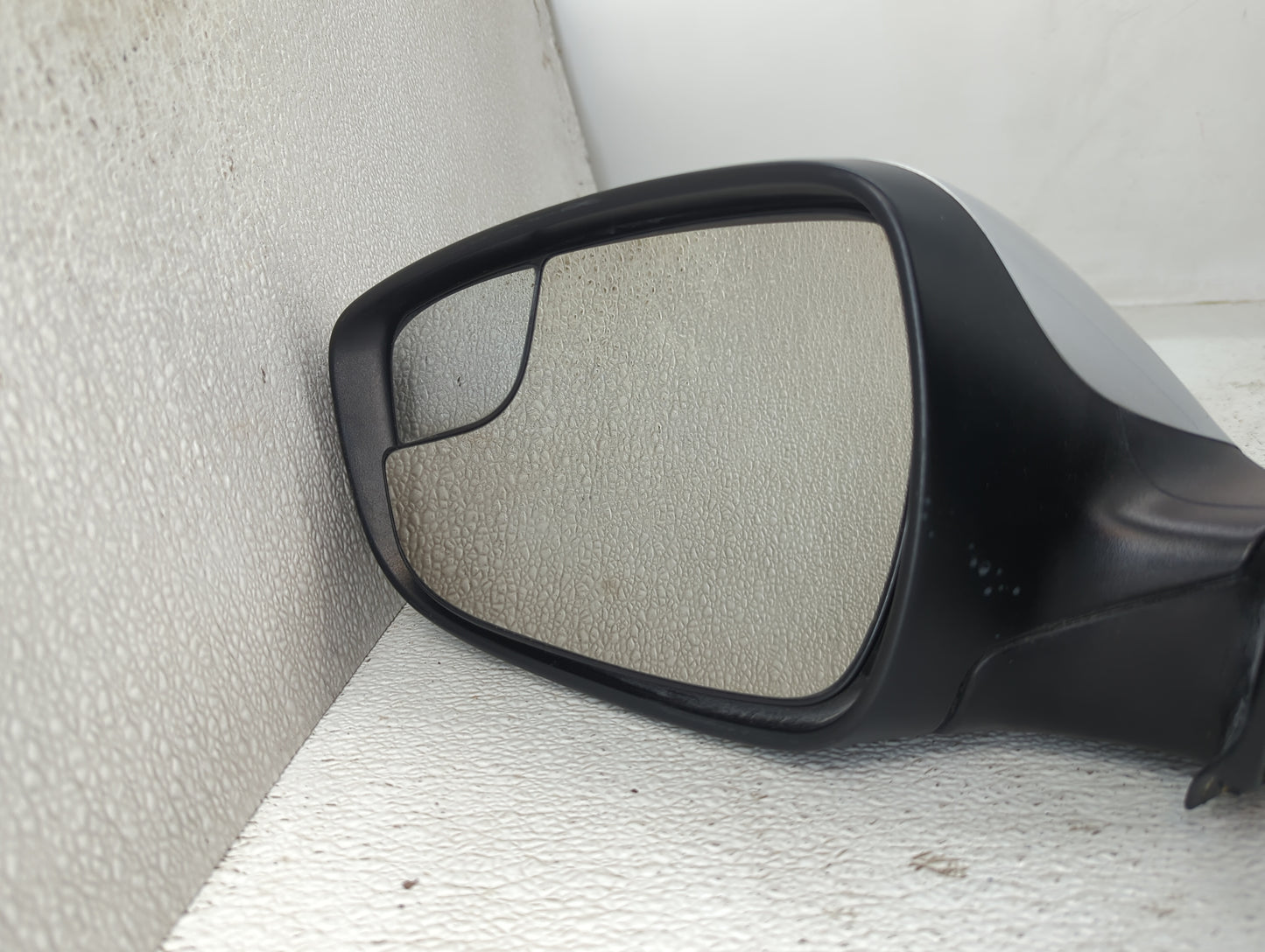 2014-2017 Hyundai Veloster Driver Side View Mirror - Left Door Mirror OEM Used - Oemusedautoparts1.com