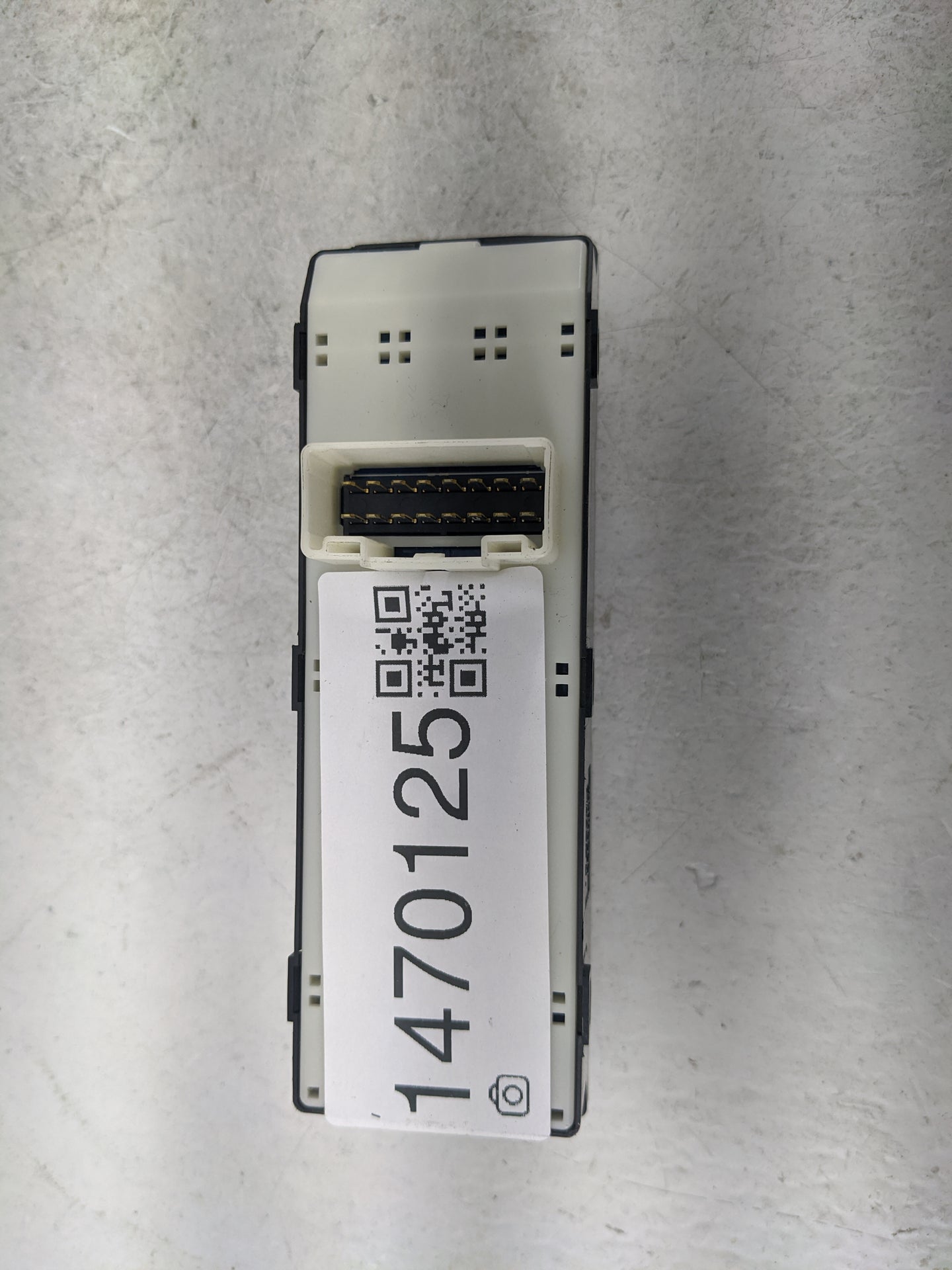 2012-2017 Hyundai Veloster Master Power Window Switch Replacement Driver Side Left P/N:29910333 Fits OEM Used Auto Parts - O