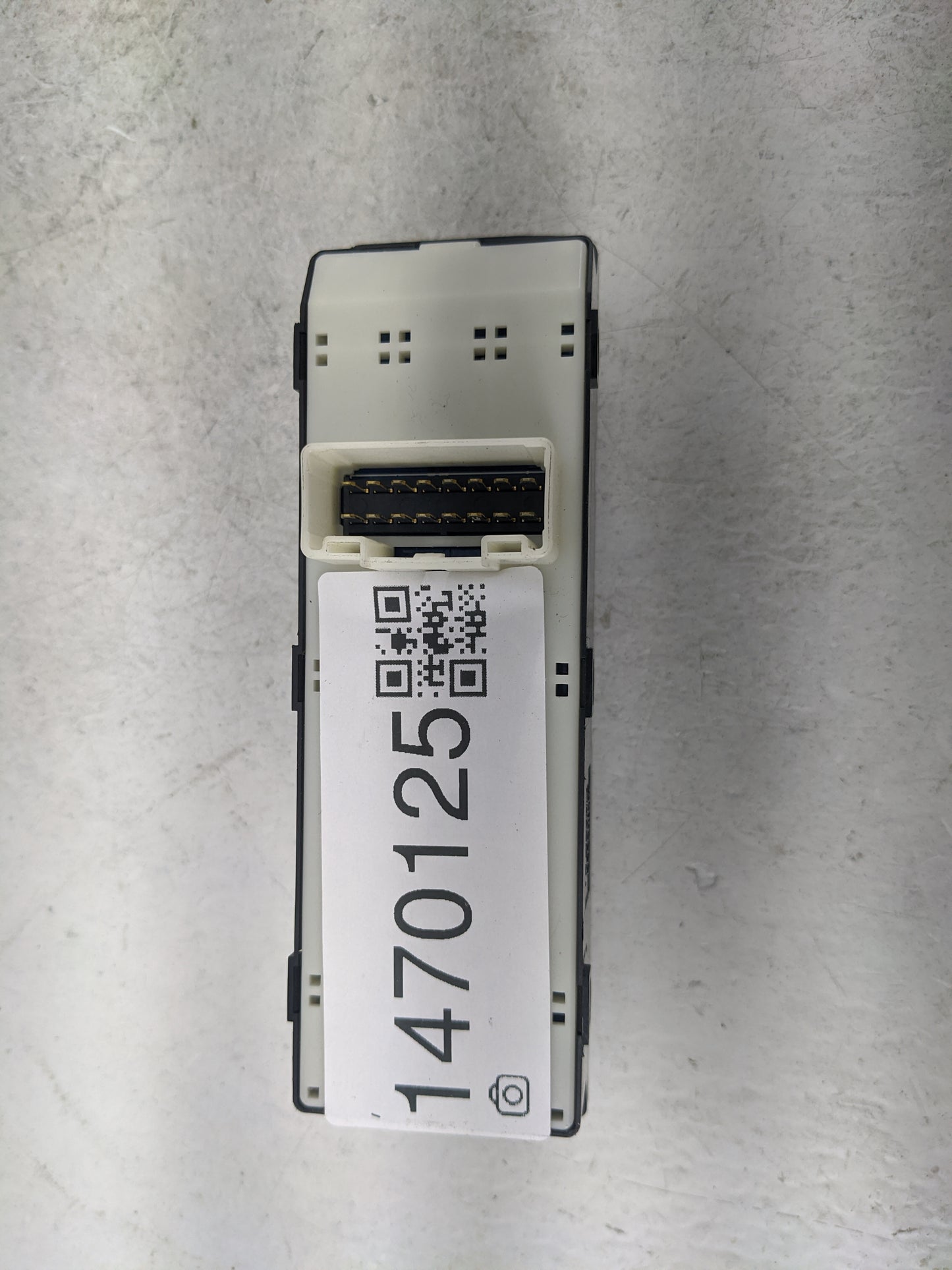 2012-2017 Hyundai Veloster Master Power Window Switch Replacement Driver Side Left P/N:29910333 Fits OEM Used Auto Parts - O
