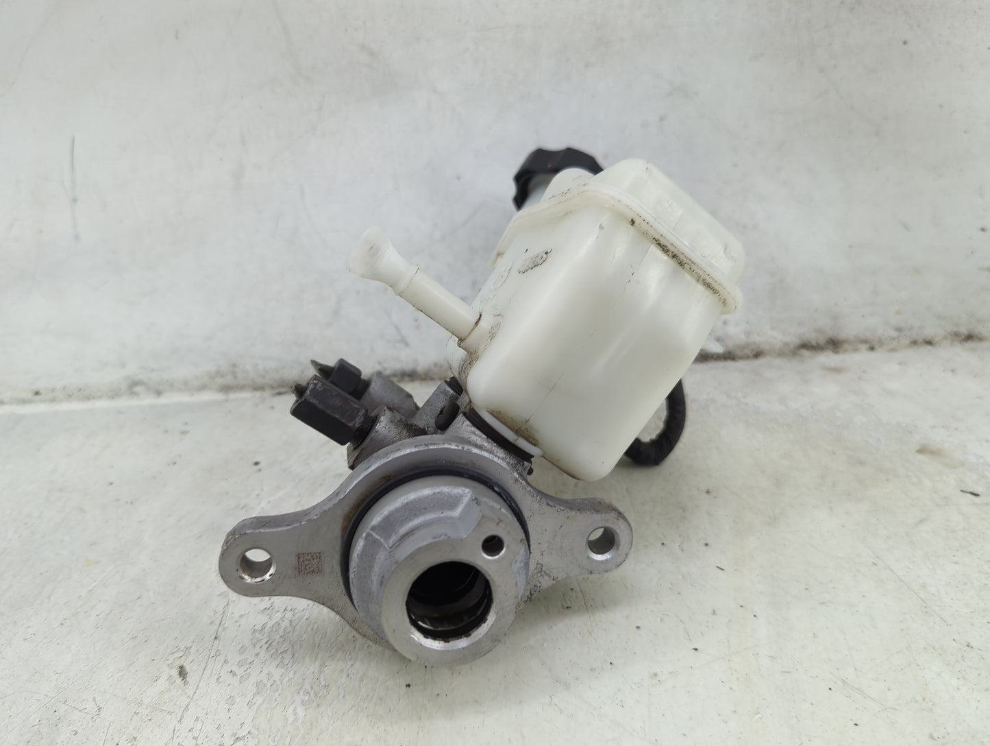 2012-2017 Hyundai Veloster Brake Master Cylinder 1492388 - Oemusedautoparts1.com