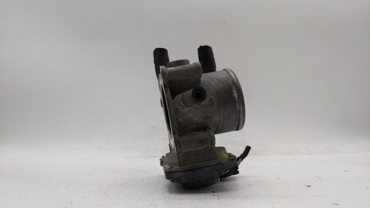 2012-2017 Hyundai Veloster Throttle Body P/N:35100-2B300 Fits Fits 2012 2013 2014 2015 2016 2017 2018 2019 OEM Used Auto Par