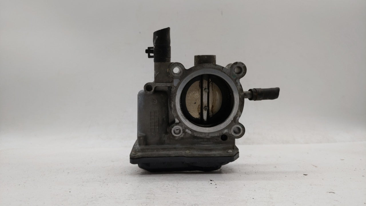 2012-2017 Hyundai Veloster Throttle Body P/N:35100-2B300 Fits Fits 2012 2013 2014 2015 2016 2017 2018 2019 OEM Used Auto Par