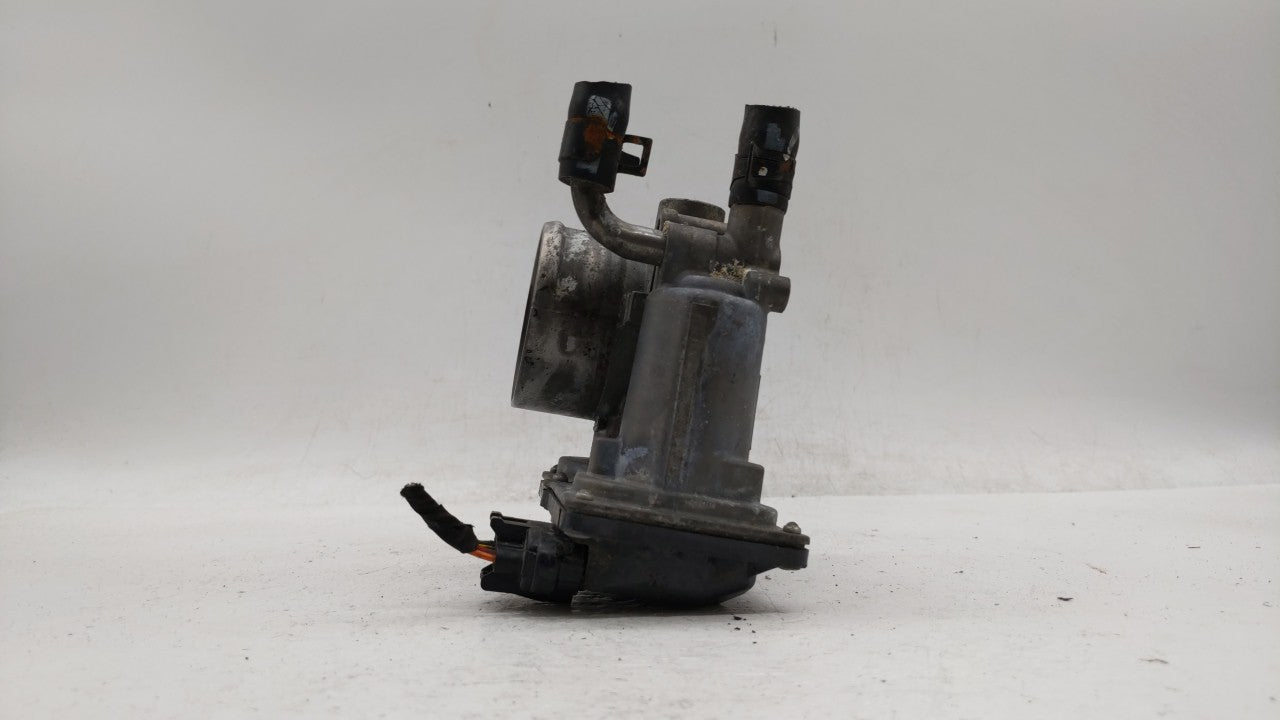 2012-2017 Hyundai Veloster Throttle Body P/N:35100-2B300 Fits Fits 2012 2013 2014 2015 2016 2017 2018 2019 OEM Used Auto Par