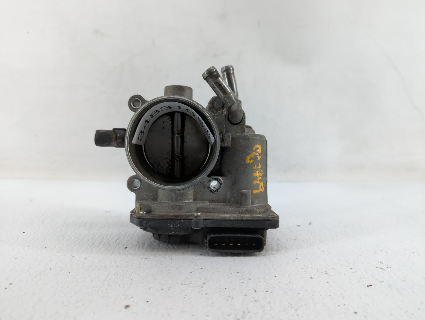 2013-2014 Hyundai Veloster Throttle Body P/N:35100-2B320 Fits Fits 2013 2014 2015 2016 OEM Used Auto Parts - Oemusedautopart