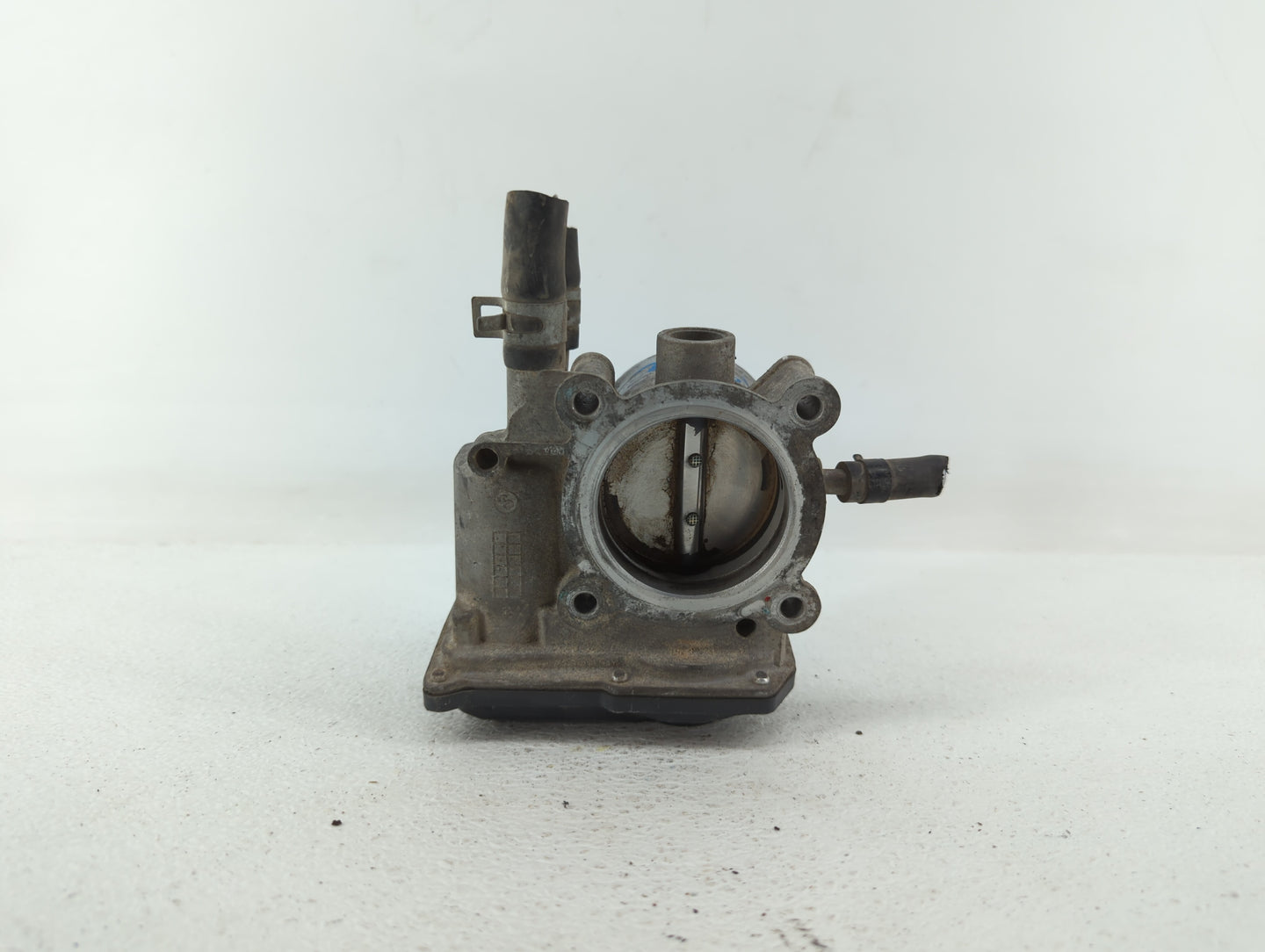 2012-2017 Hyundai Veloster Throttle Body P/N:35100-2B300 Fits Fits 2012 2013 2014 2015 2016 2017 2018 2019 OEM Used Auto Par