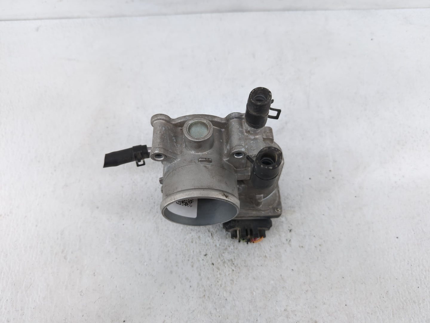 2012-2017 Hyundai Veloster Throttle Body P/N:35100-2B300 Fits Fits 2012 2013 2014 2015 2016 2017 2018 2019 OEM Used Auto Par