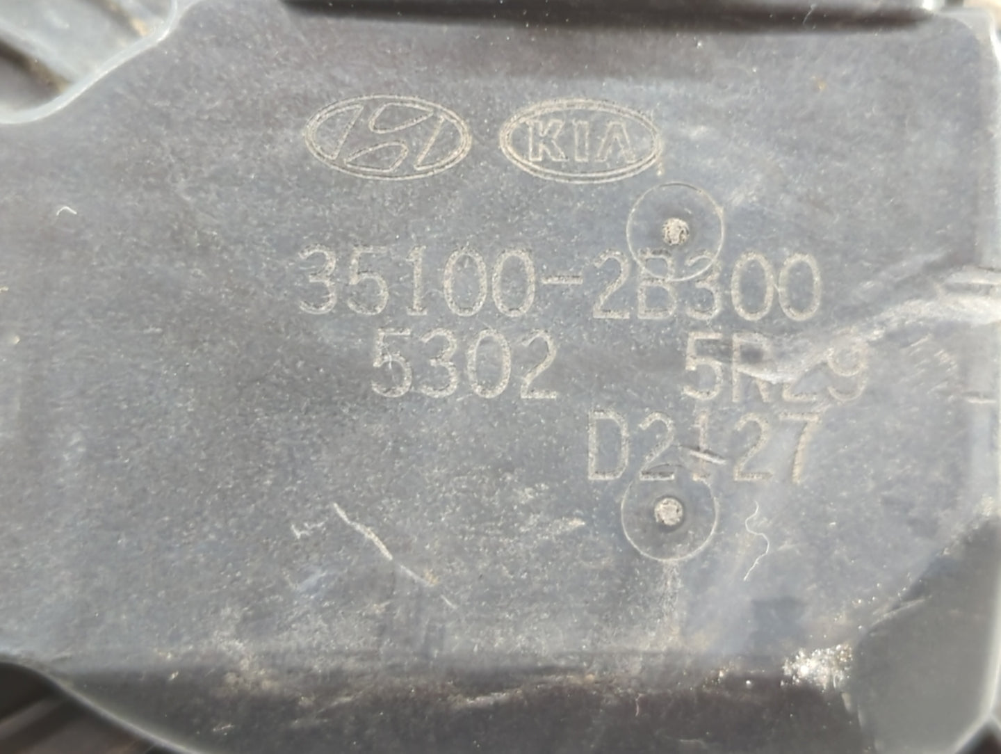 2012-2017 Hyundai Veloster Throttle Body P/N:35100-2B300 Fits Fits 2012 2013 2014 2015 2016 2017 2018 2019 OEM Used Auto Par