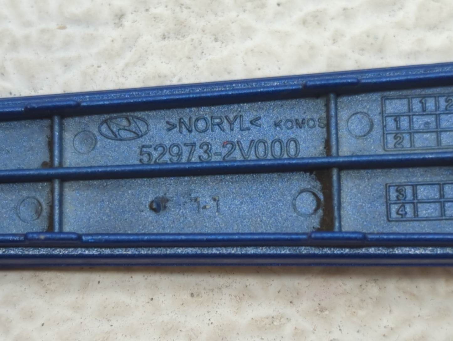 2015 Hyundai Veloster Rim Wheel Center Cap 409184 - Oemusedautoparts1.com