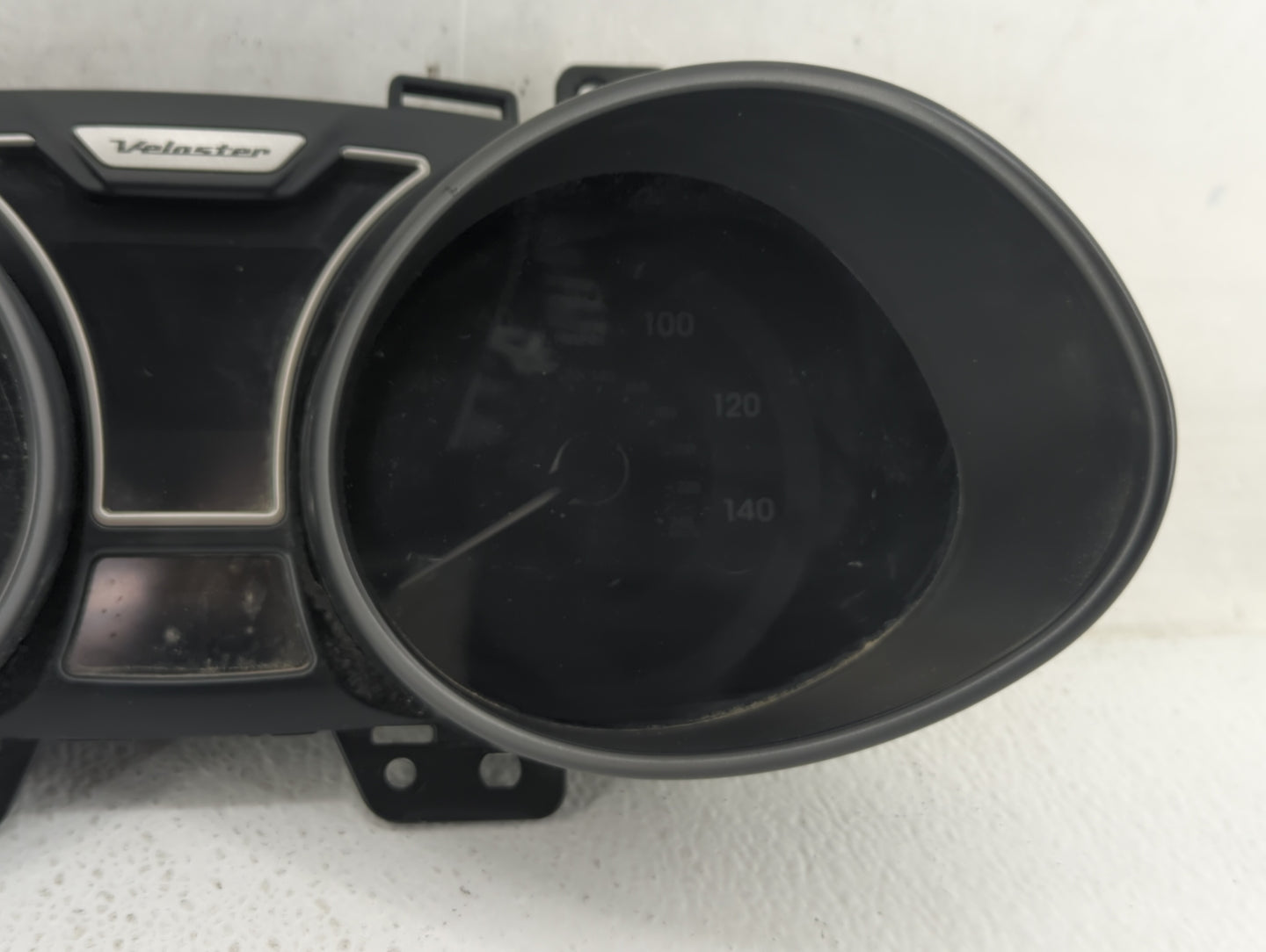 2012-2015 Hyundai Veloster Instrument Cluster Speedometer Gauges P/N:94011-2V321PD5 Fits Fits 2012 2013 2014 2015 OEM Used A