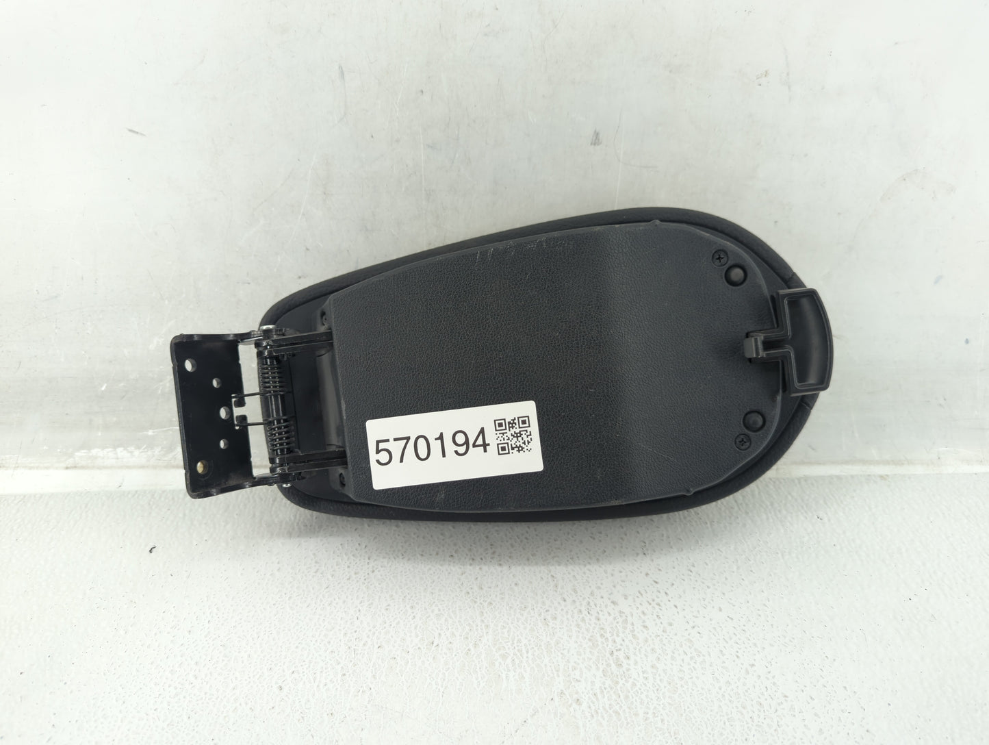 2015 Hyundai Veloster Center Console Armrest Cover Lid Black - Oemusedautoparts1.com