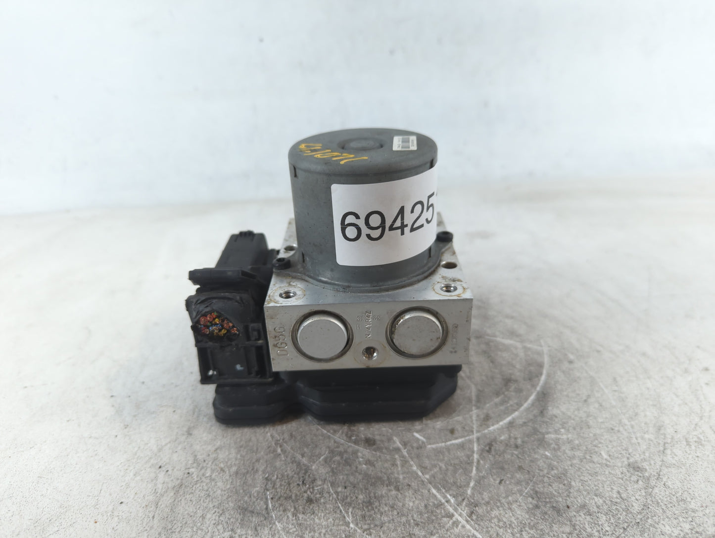 2015-2017 Hyundai Veloster ABS Pump Control Module Replacement P/N:58920-2V470 Fits Fits 2015 2016 2017 OEM Used Auto Parts 