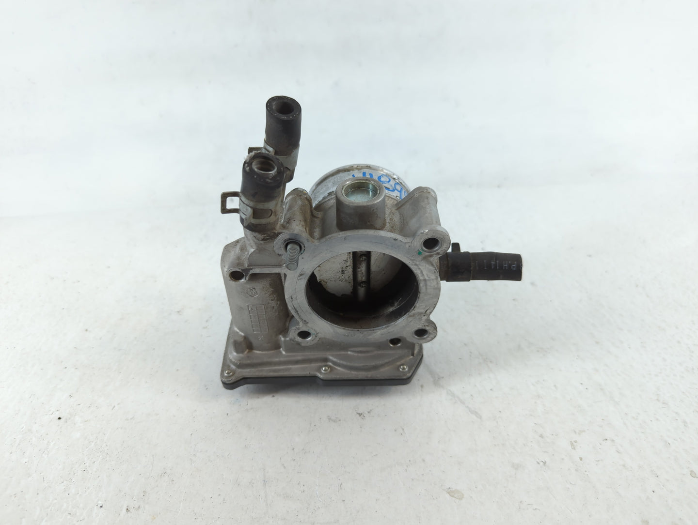 2013-2014 Hyundai Veloster Throttle Body P/N:35100-2B320 544 10R2 Fits Fits 2013 2014 2015 2016 OEM Used Auto Parts - Oemuse