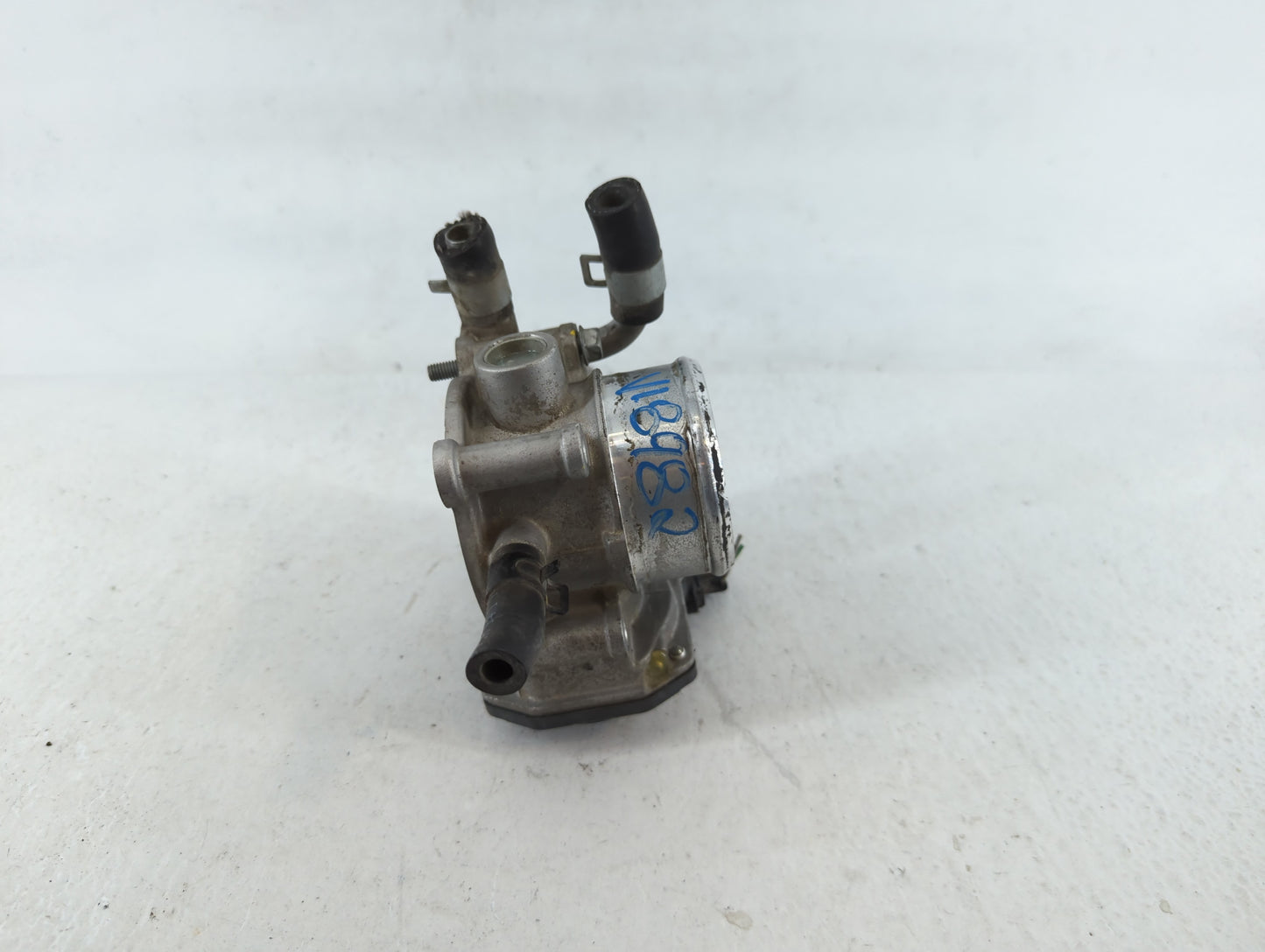 2013-2014 Hyundai Veloster Throttle Body P/N:35100-2B320 544 10R2 Fits Fits 2013 2014 2015 2016 OEM Used Auto Parts - Oemuse