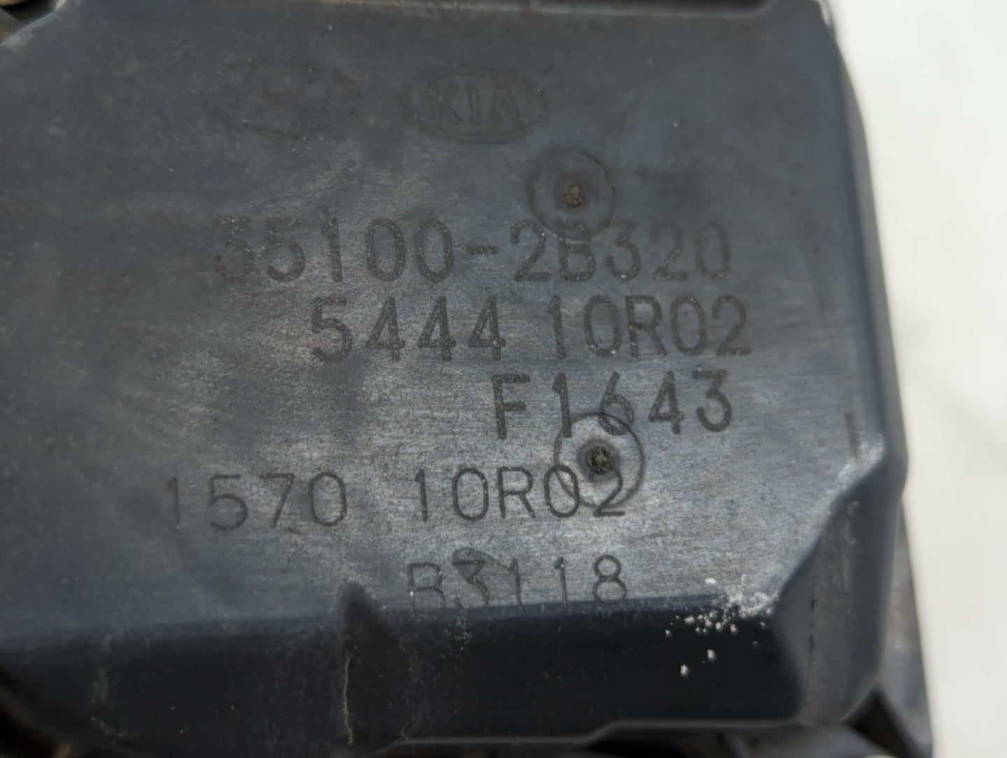 2013-2014 Hyundai Veloster Throttle Body P/N:35100-2B320 544 10R2 Fits Fits 2013 2014 2015 2016 OEM Used Auto Parts - Oemuse