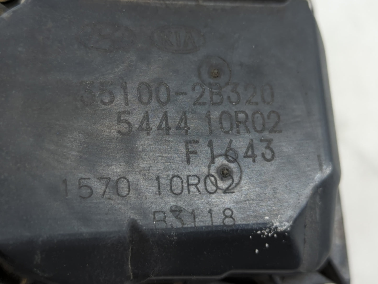 2013-2014 Hyundai Veloster Throttle Body P/N:35100-2B320 544 10R2 Fits Fits 2013 2014 2015 2016 OEM Used Auto Parts - Oemuse