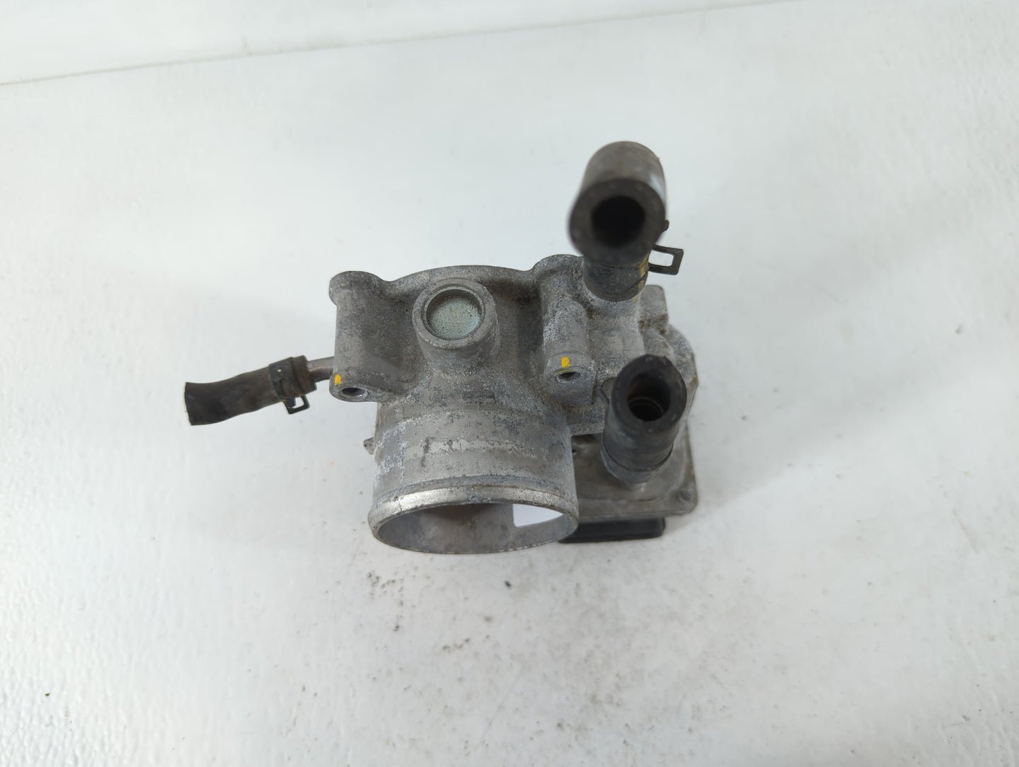 2012-2017 Hyundai Veloster Throttle Body P/N:35100-2B300 Fits Fits 2012 2013 2014 2015 2016 2017 2018 2019 OEM Used Auto Par
