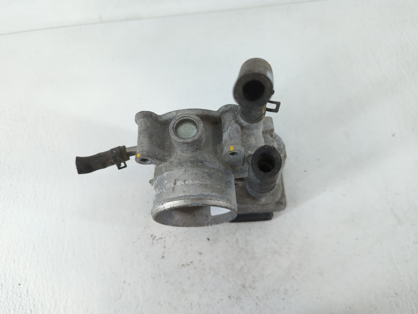 2012-2017 Hyundai Veloster Throttle Body P/N:35100-2B300 Fits Fits 2012 2013 2014 2015 2016 2017 2018 2019 OEM Used Auto Par
