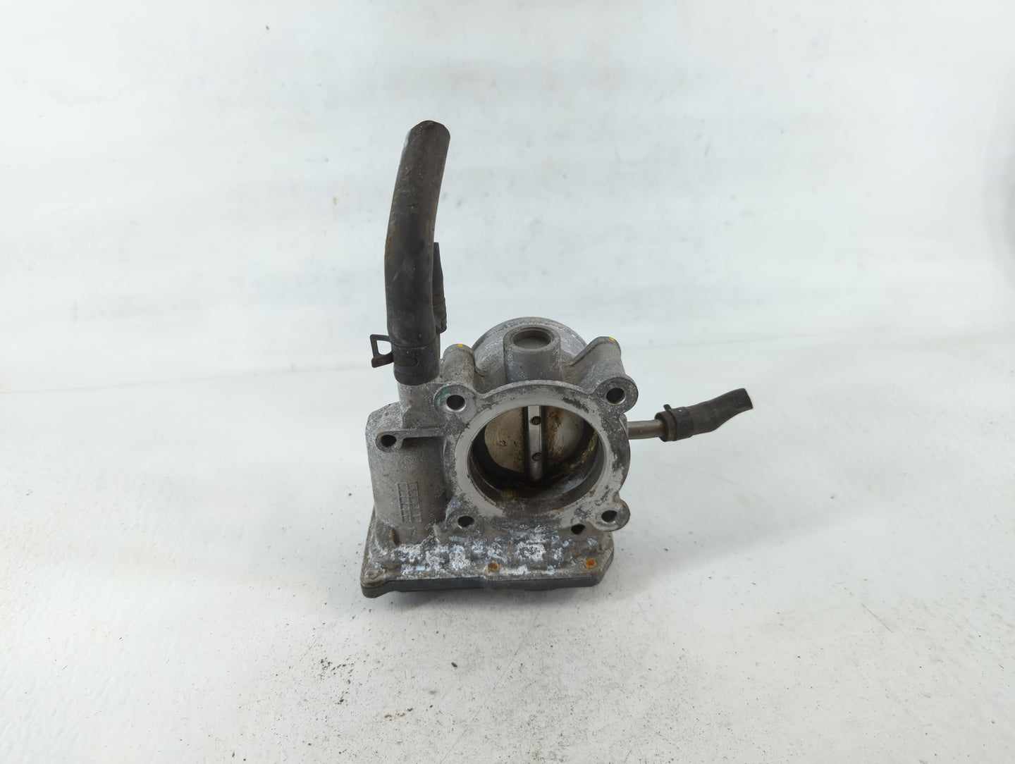 2012-2017 Hyundai Veloster Throttle Body P/N:35100-2B300 Fits Fits 2012 2013 2014 2015 2016 2017 2018 2019 OEM Used Auto Par