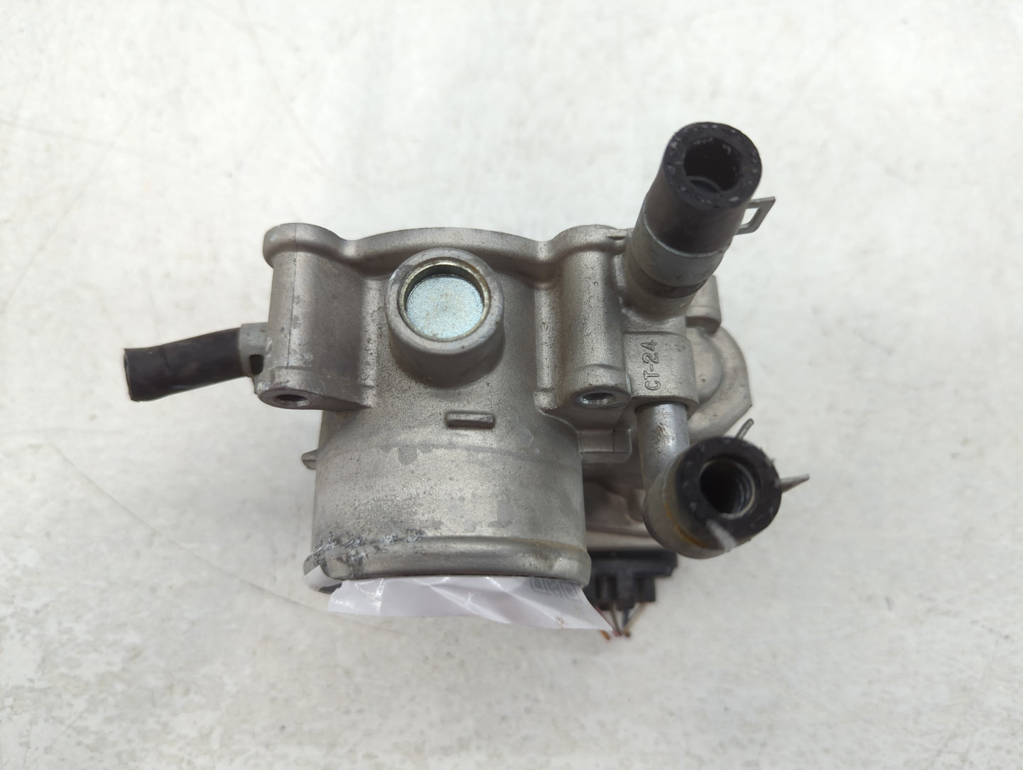 2015-2020 Hyundai Veloster Throttle Body P/N:35100-2B300 Fits Fits 2015 2016 2017 2018 2019 2020 2021 2022 OEM Used Auto Par