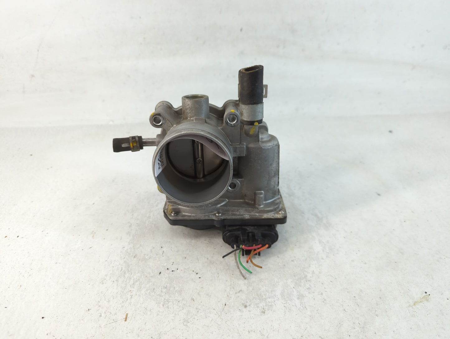 2012-2017 Hyundai Veloster Throttle Body P/N:35100-2B300 Fits Fits 2012 2013 2014 2015 2016 2017 2018 2019 OEM Used Auto Par