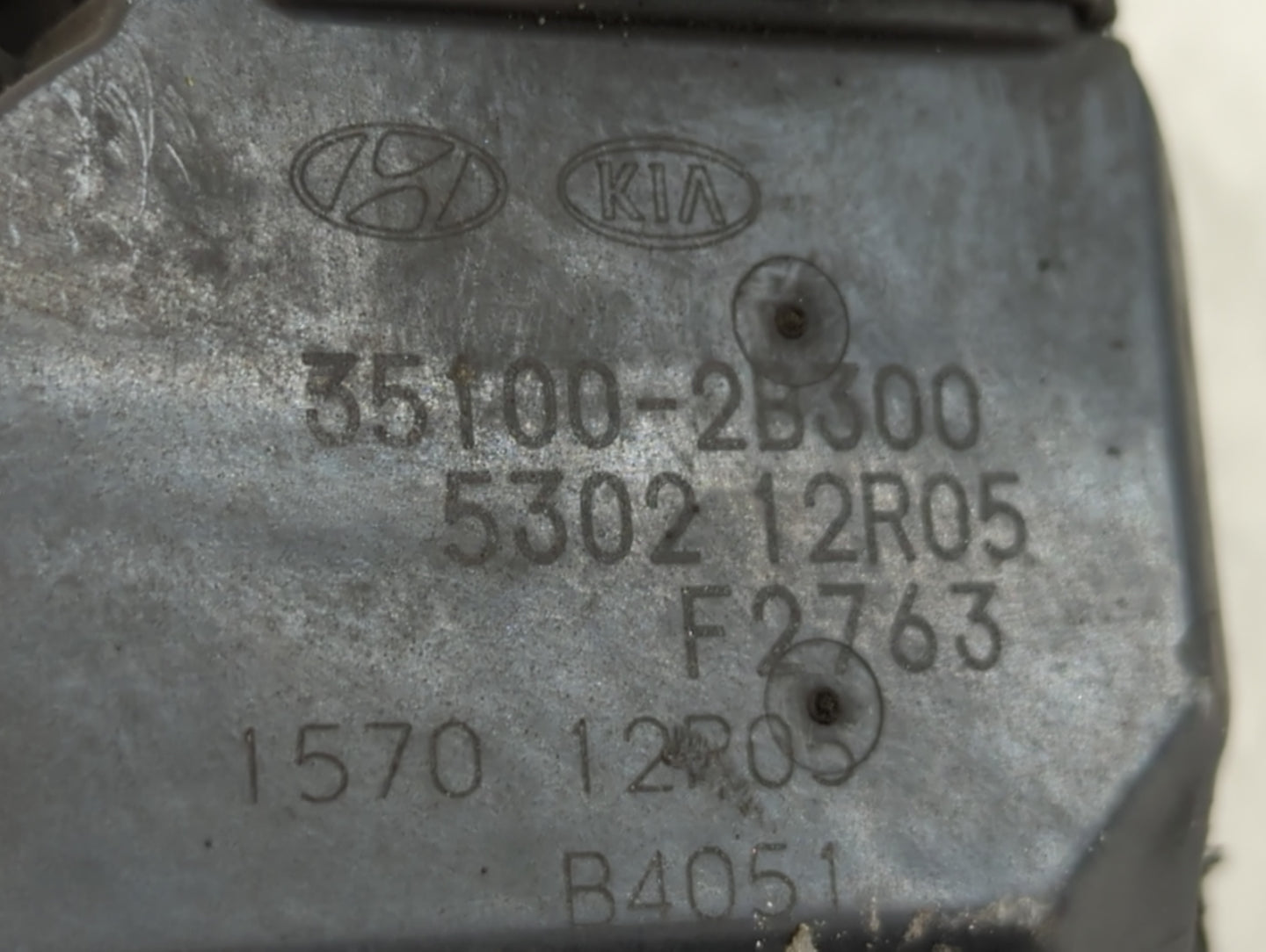 2012-2017 Hyundai Veloster Throttle Body P/N:35100-2B300 Fits Fits 2012 2013 2014 2015 2016 2017 2018 2019 OEM Used Auto Par