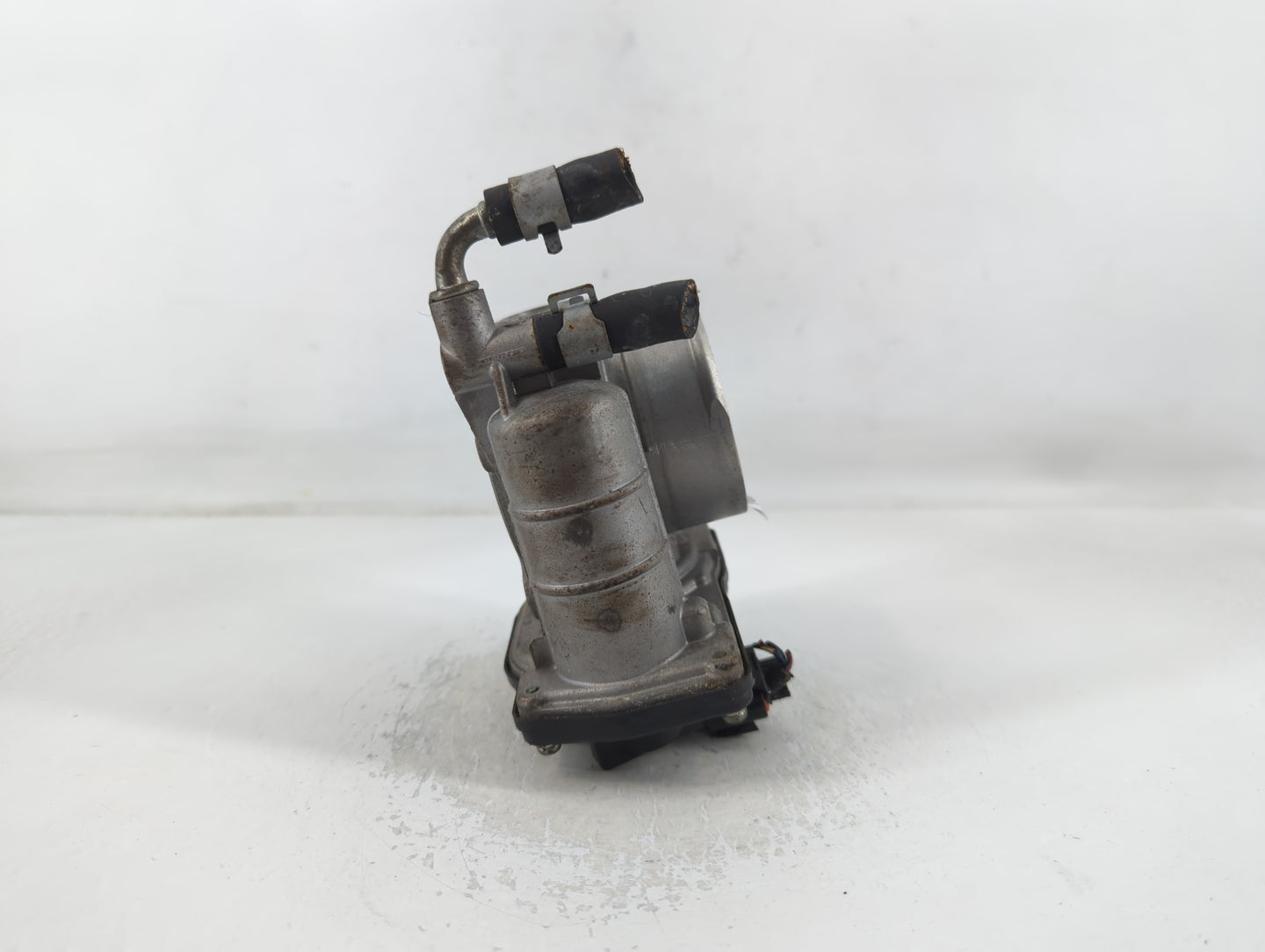 2008-2013 Infiniti G37 Throttle Body P/N:K 5926 526-01 Fits OEM Used Auto Parts - Oemusedautoparts1.com