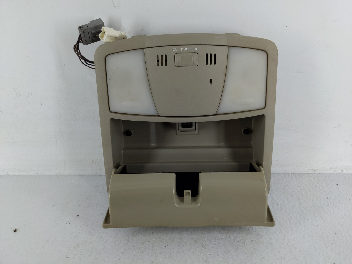 2015 Infiniti Q40 Overhead Roof Console - Oemusedautoparts1.com