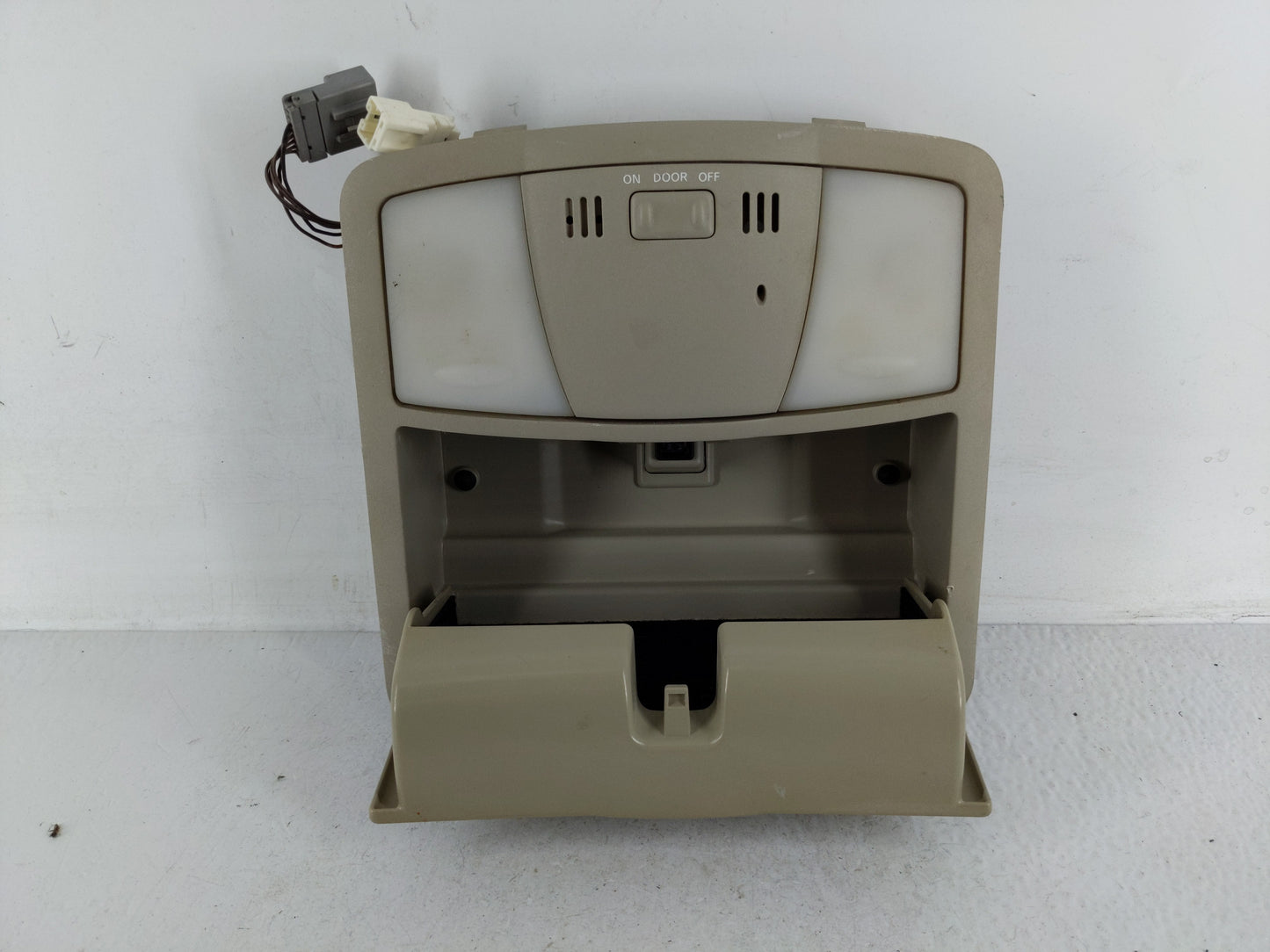 2015 Infiniti Q40 Overhead Roof Console - Oemusedautoparts1.com