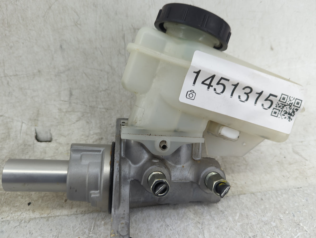 2015-2015 Infiniti Q40 Brake Master Cylinder - Oemusedautoparts1.com