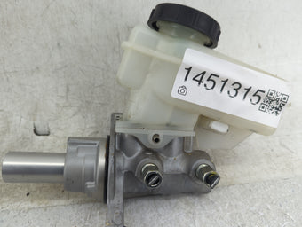 compare product 2015-2015 Infiniti Q40 Brake Master Cylinder