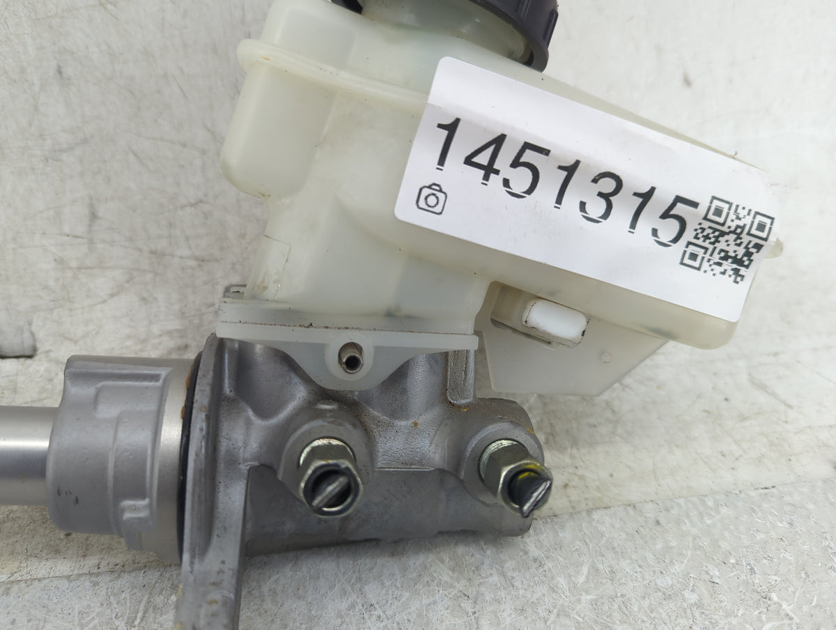 2015-2015 Infiniti Q40 Brake Master Cylinder - Oemusedautoparts1.com