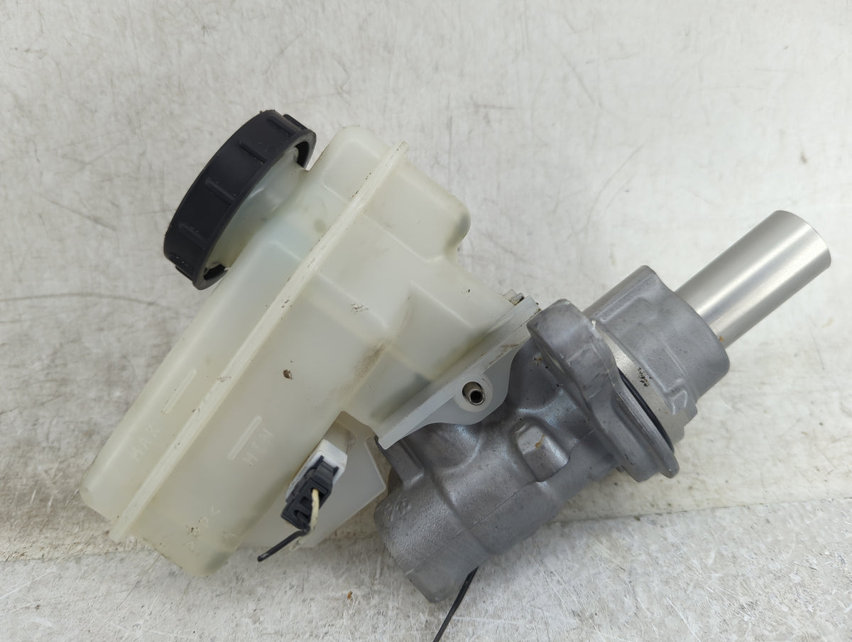 2015-2015 Infiniti Q40 Brake Master Cylinder - Oemusedautoparts1.com
