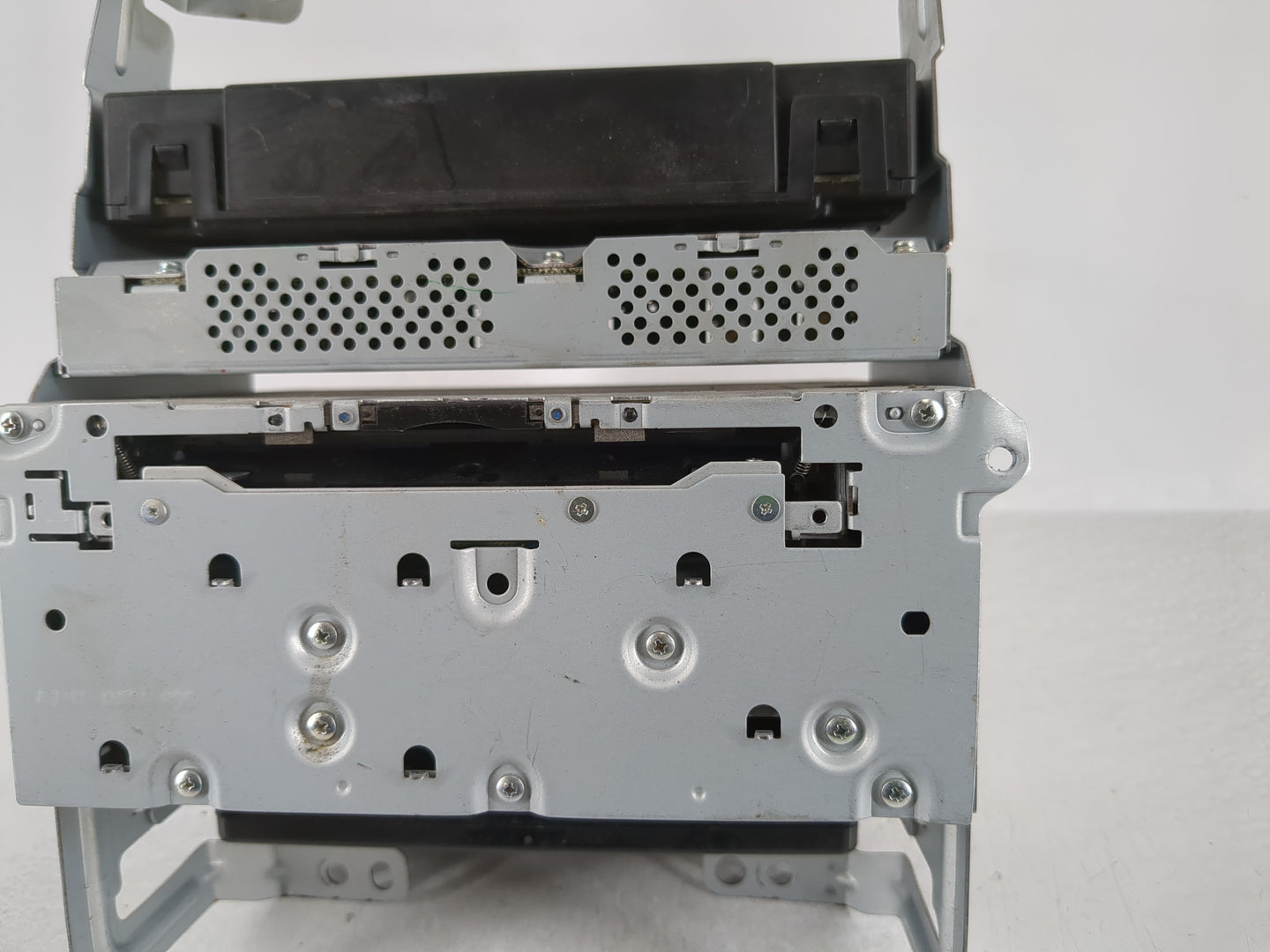 2015 Infiniti Q50 Radio AM FM Cd Player Receiver Replacement P/N:27760 4HF0D Fits OEM Used Auto Parts - Oemusedautoparts1.co