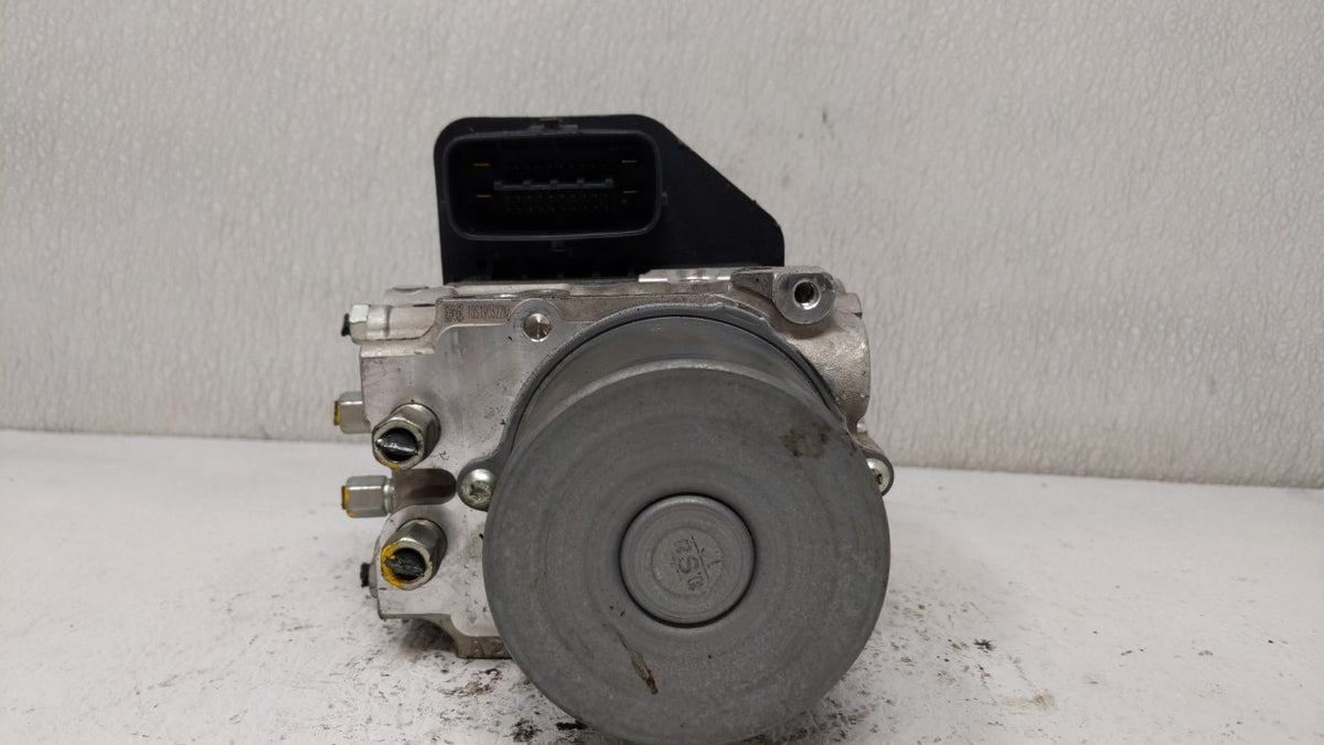 2014-2015 Infiniti Q50 Anti-Lock Brake ABS Pump Module Actuator OEM Fits Fits 2014 2015 OEM Used Auto Parts - Oemusedautopar
