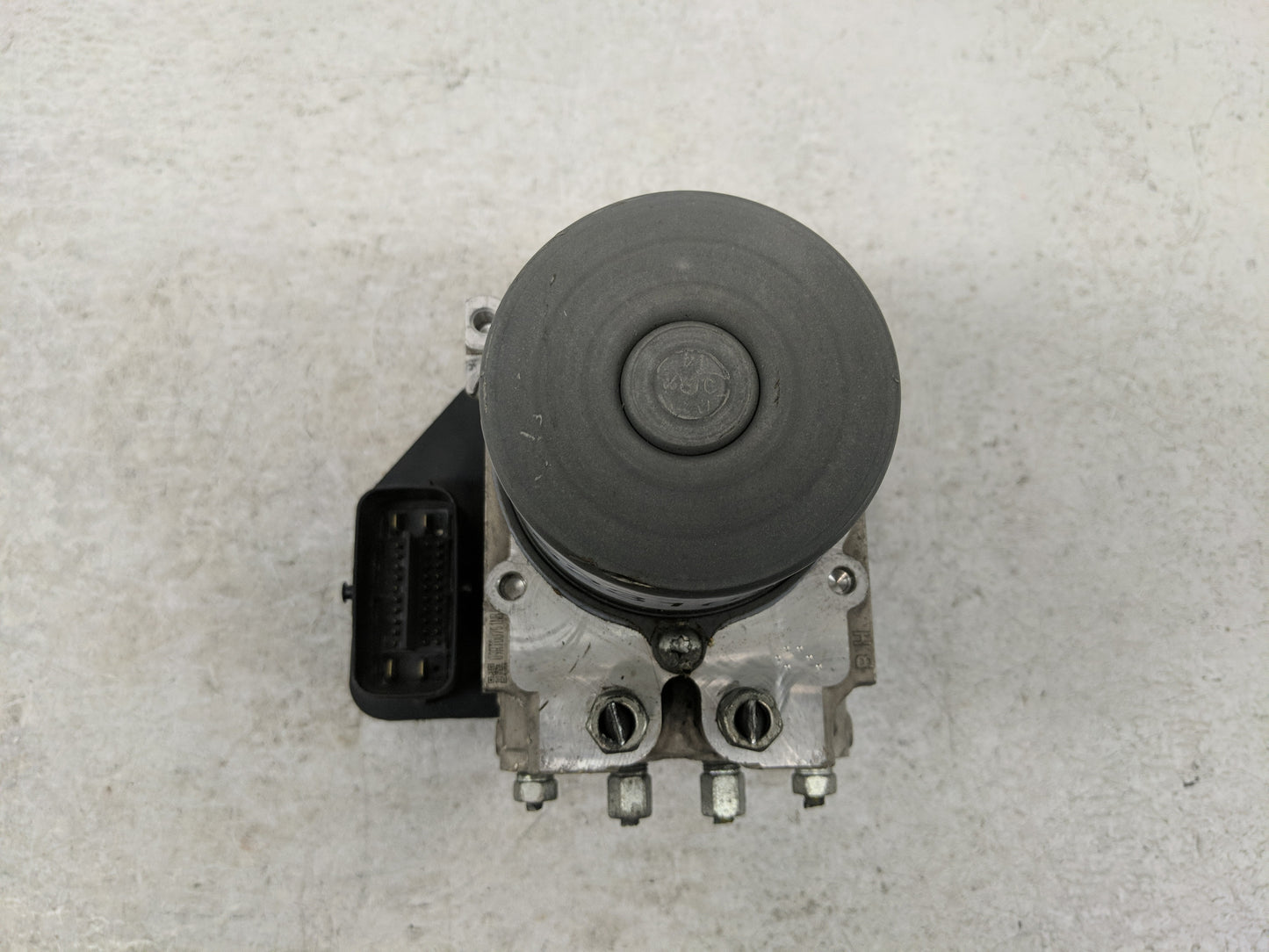 2014-2015 Infiniti Q50 ABS Pump Control Module Replacement Fits Fits 2014 2015 OEM Used Auto Parts - Oemusedautoparts1.com