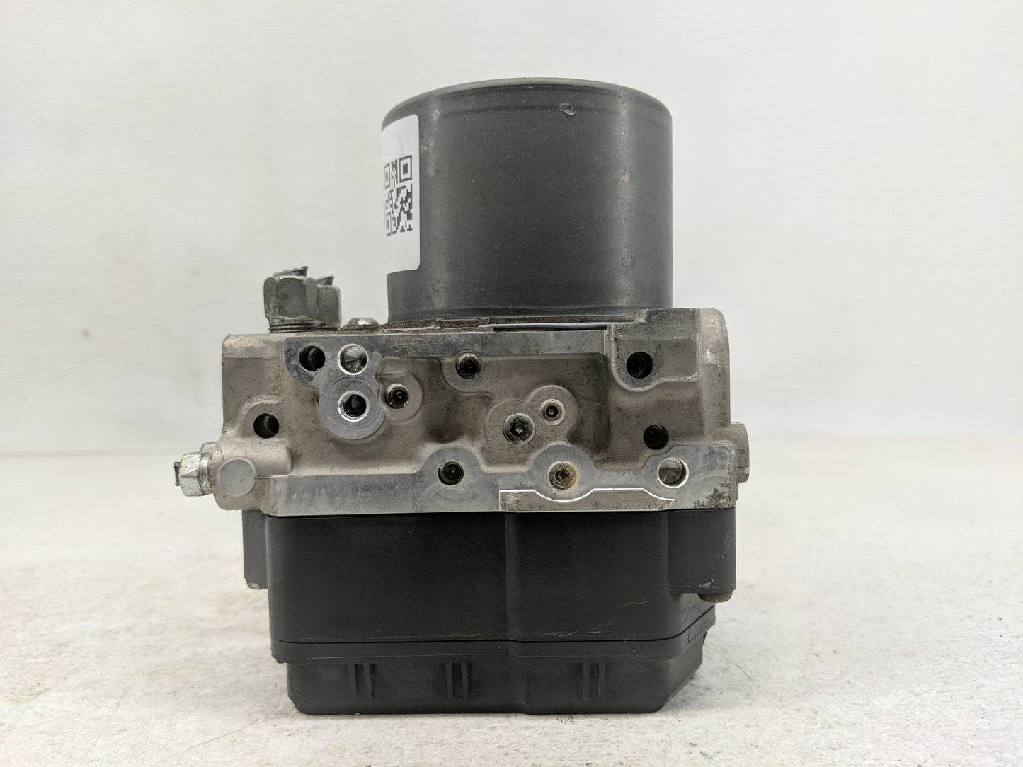 2014-2015 Infiniti Q50 ABS Pump Control Module Replacement Fits Fits 2014 2015 OEM Used Auto Parts - Oemusedautoparts1.com