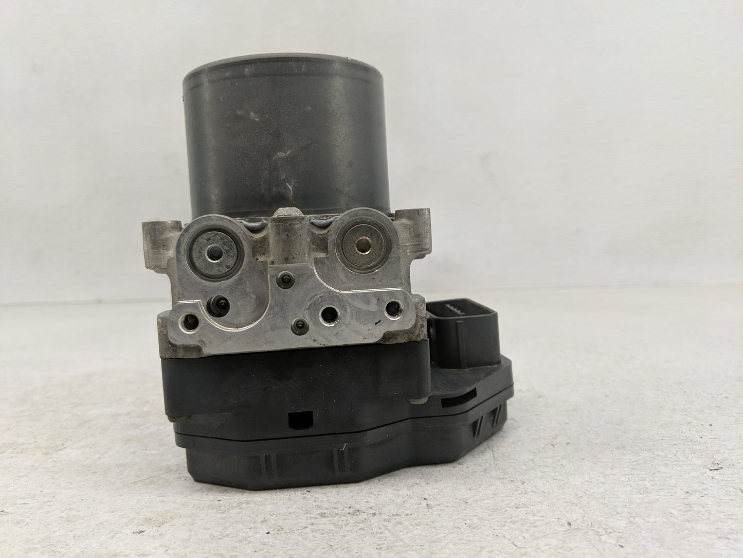 2014-2015 Infiniti Q50 ABS Pump Control Module Replacement Fits Fits 2014 2015 OEM Used Auto Parts - Oemusedautoparts1.com