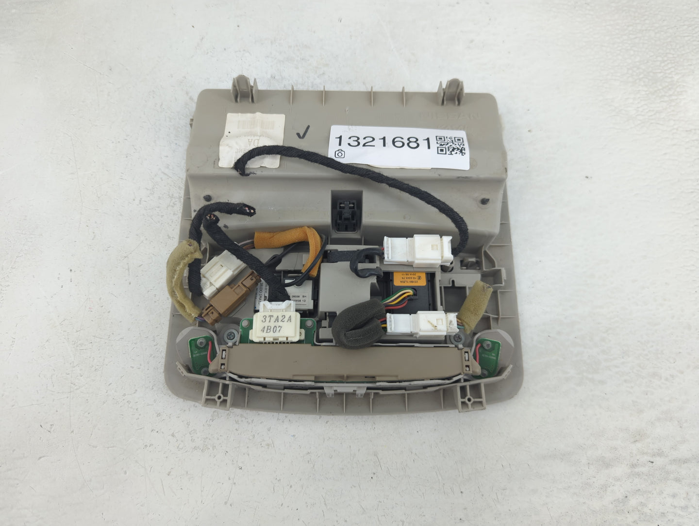 2015 Infiniti Q50 Overhead Roof Console - Oemusedautoparts1.com