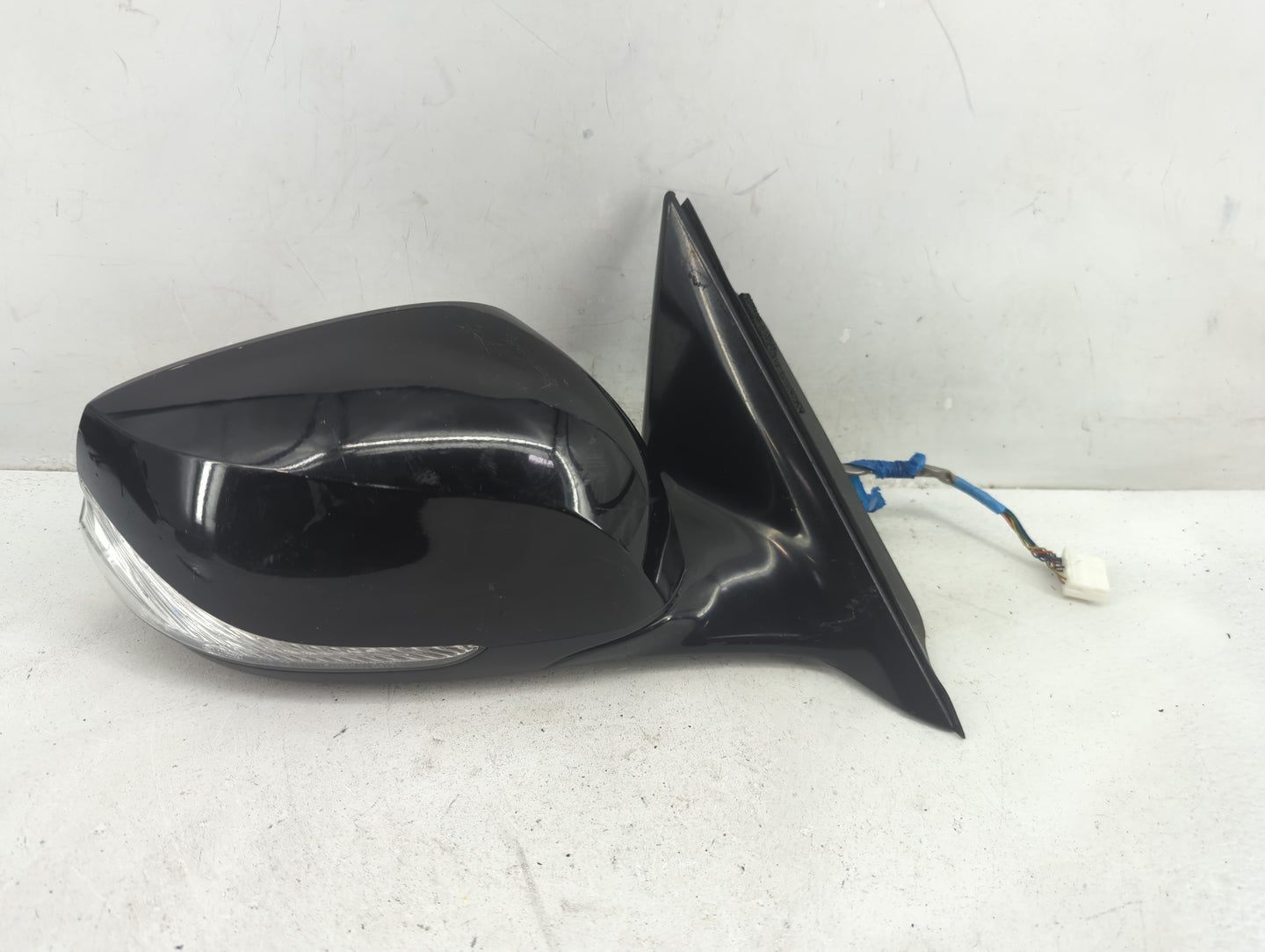 2014-2020 Infiniti Q50 Passenger Side View Mirror - Right Door Mirror OEM Used - Oemusedautoparts1.com
