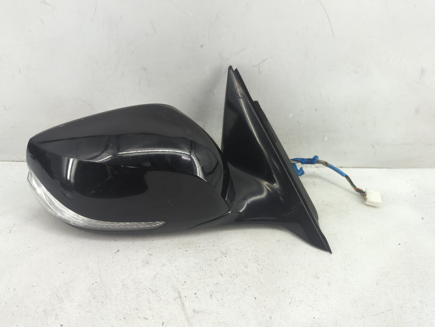 2014-2020 Infiniti Q50 Passenger Side View Mirror - Right Door Mirror OEM Used - Oemusedautoparts1.com